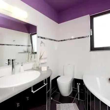 Appartement Theros Lux