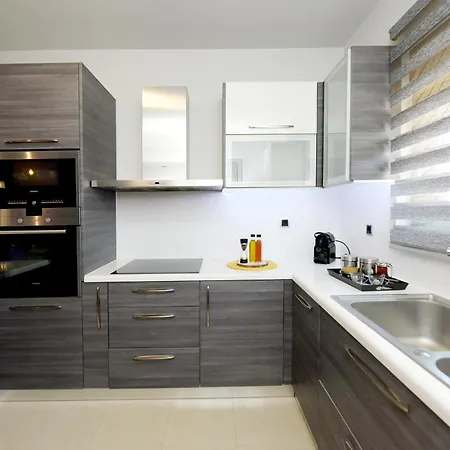 Theros Lux Apartment Embonas