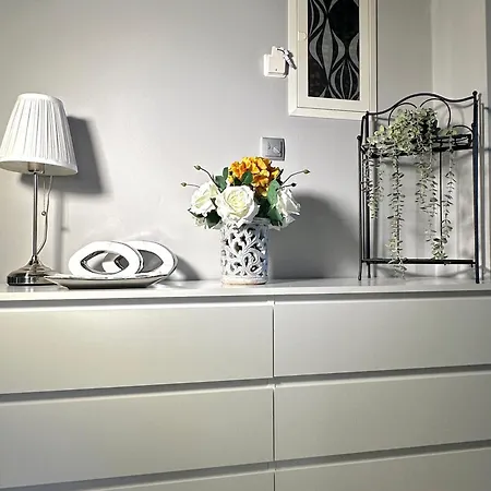 Theros Lux Apartment