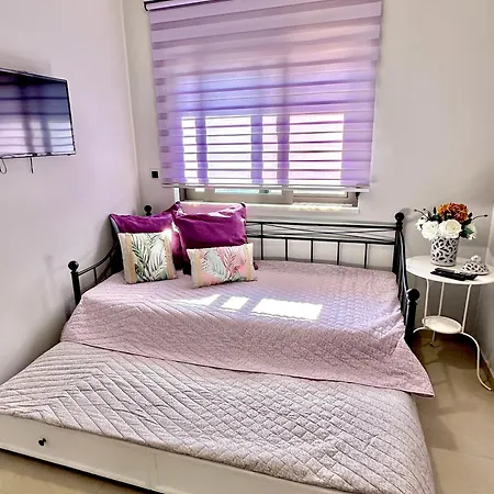 Theros Lux Apartment