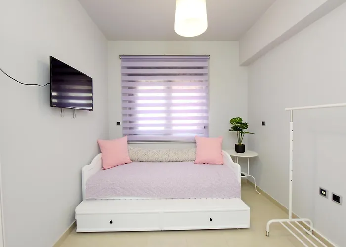 Theros Lux * Émbonas