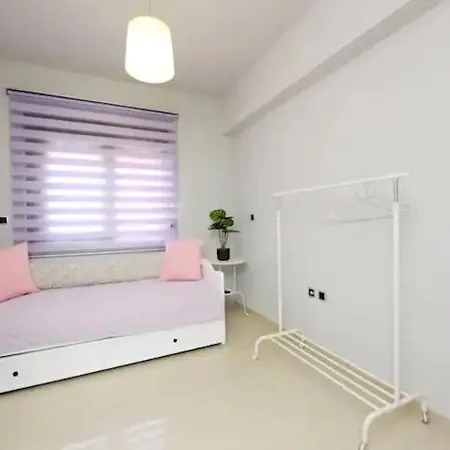 Theros Lux Apartment *