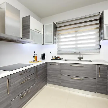 Appartement Theros Lux *